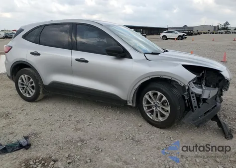 2020 Ford Escape S z USA, uszkodzony, nr VIN 1FMCU0F65LUA31864